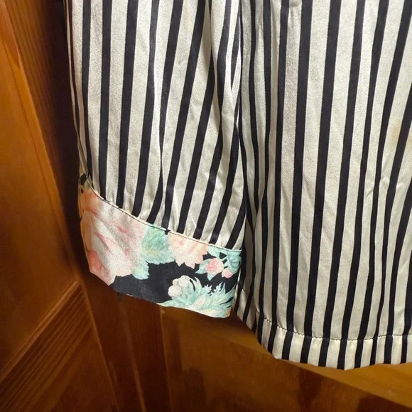 Vintage Victoria's Secret Black and Cream Striped Gold Label Silk Lounge Shirt - Picture 4 of 5